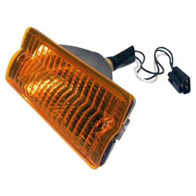 Right Front Parking Lamp for Jeep 76-91 SJ, J-Series, Incl. Lamp, Bulb & Harness Crown Automotive